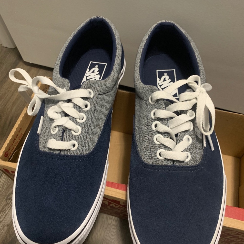 Vans - Picture 2 of 3